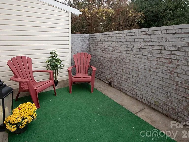 8839 Hunter Ridge Dr — Photo 20