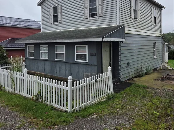138 11th St, Lucernemines, PA 15754