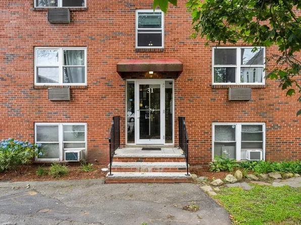 31 Montvale Ave APT 8, Woburn, MA 01801