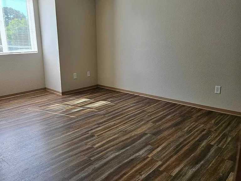The Lexington Apartments — Photo 8