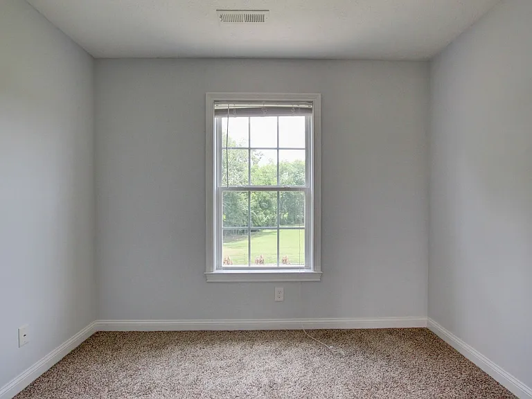 716 Cavalier Dr — Photo 70