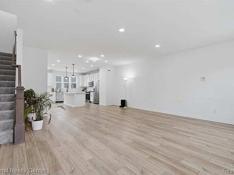 43034 Atwood Ave — Photo 7