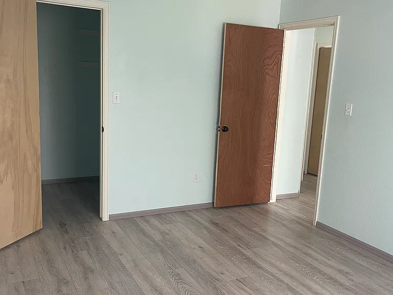 2787 Oxford Ave — Photo 14