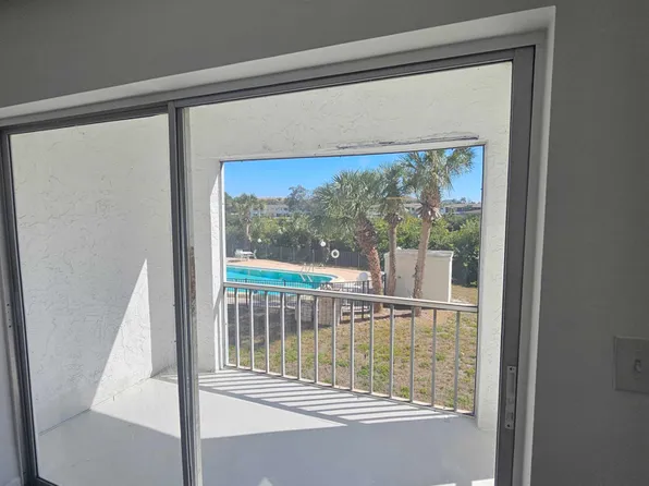 1860 Massachusetts Ave NE, Saint Petersburg, FL