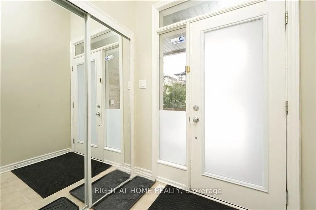 3 bed, $2,750 — Photo 1