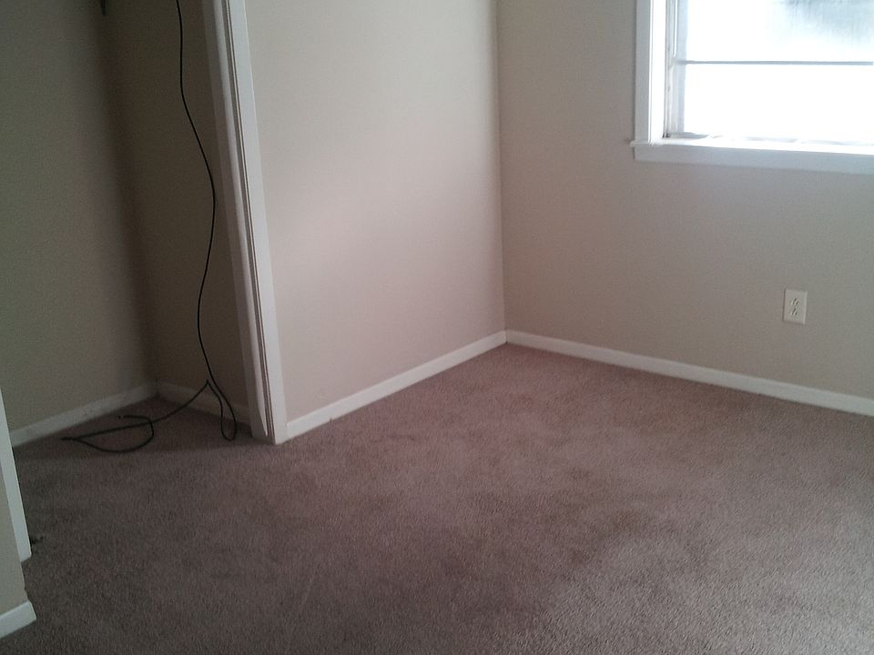 2nd image of 461 Lindsey St