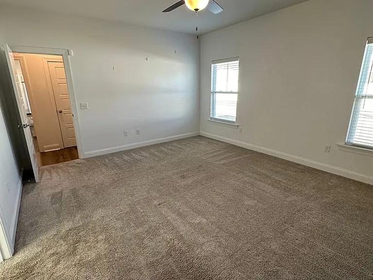 134 Blandford Xing — Photo 13