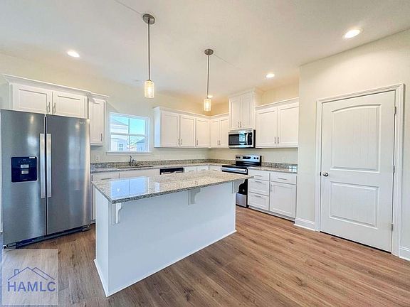 5th image of 35 Hollis Ln