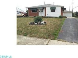 615 Crescent Dr, West Jefferson, OH 43162