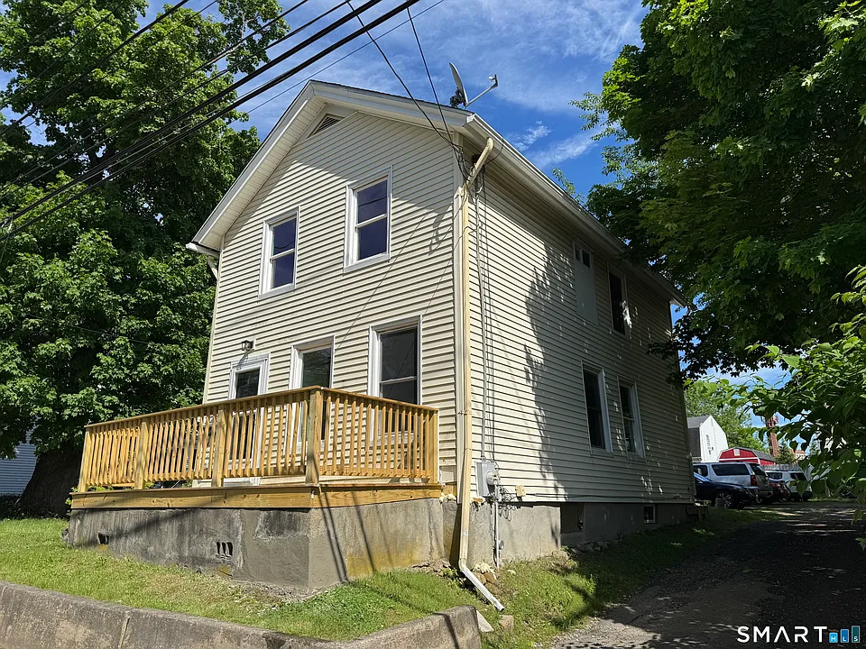 251 W Main St