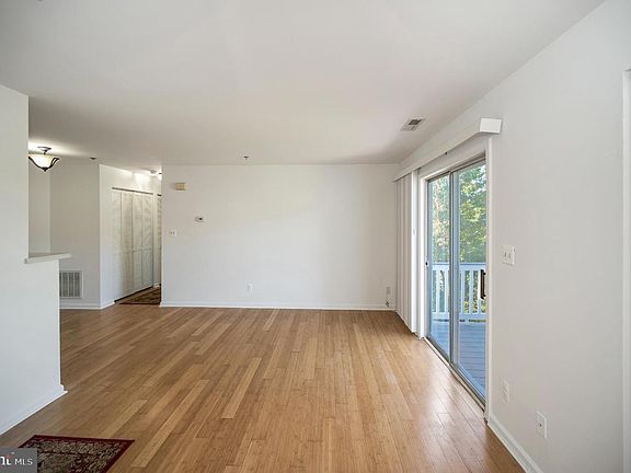 4th image of 15 Fern Oak Cir #15202