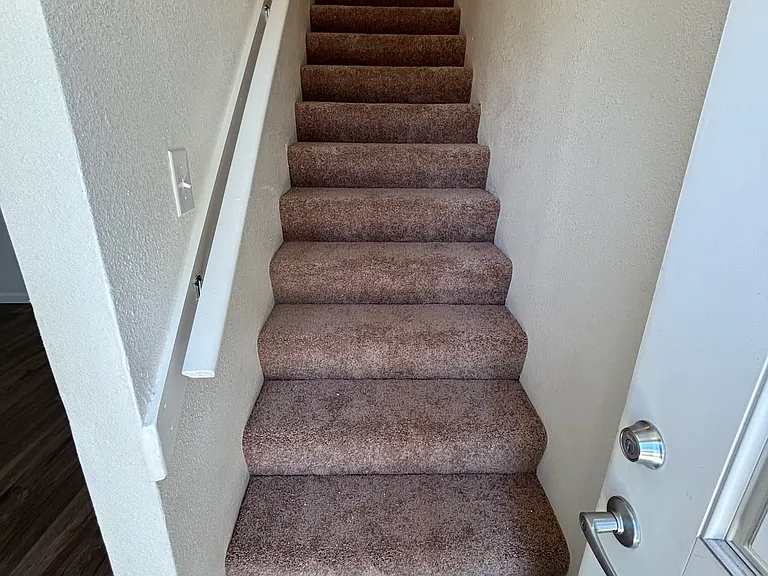 1335 Hobart Dr — Photo 7