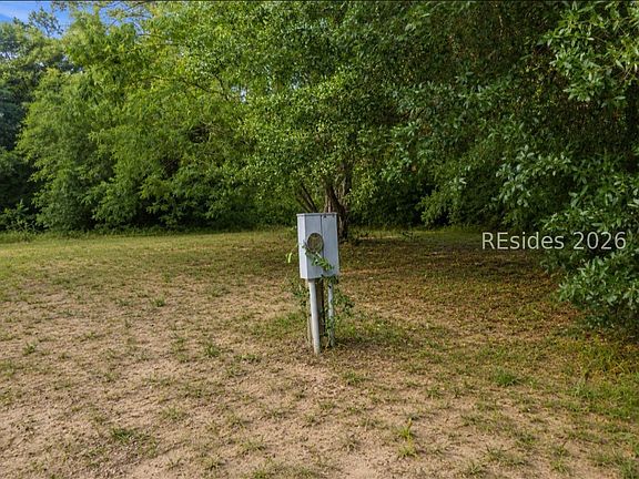 3rd image of 24 Sandstone Cir