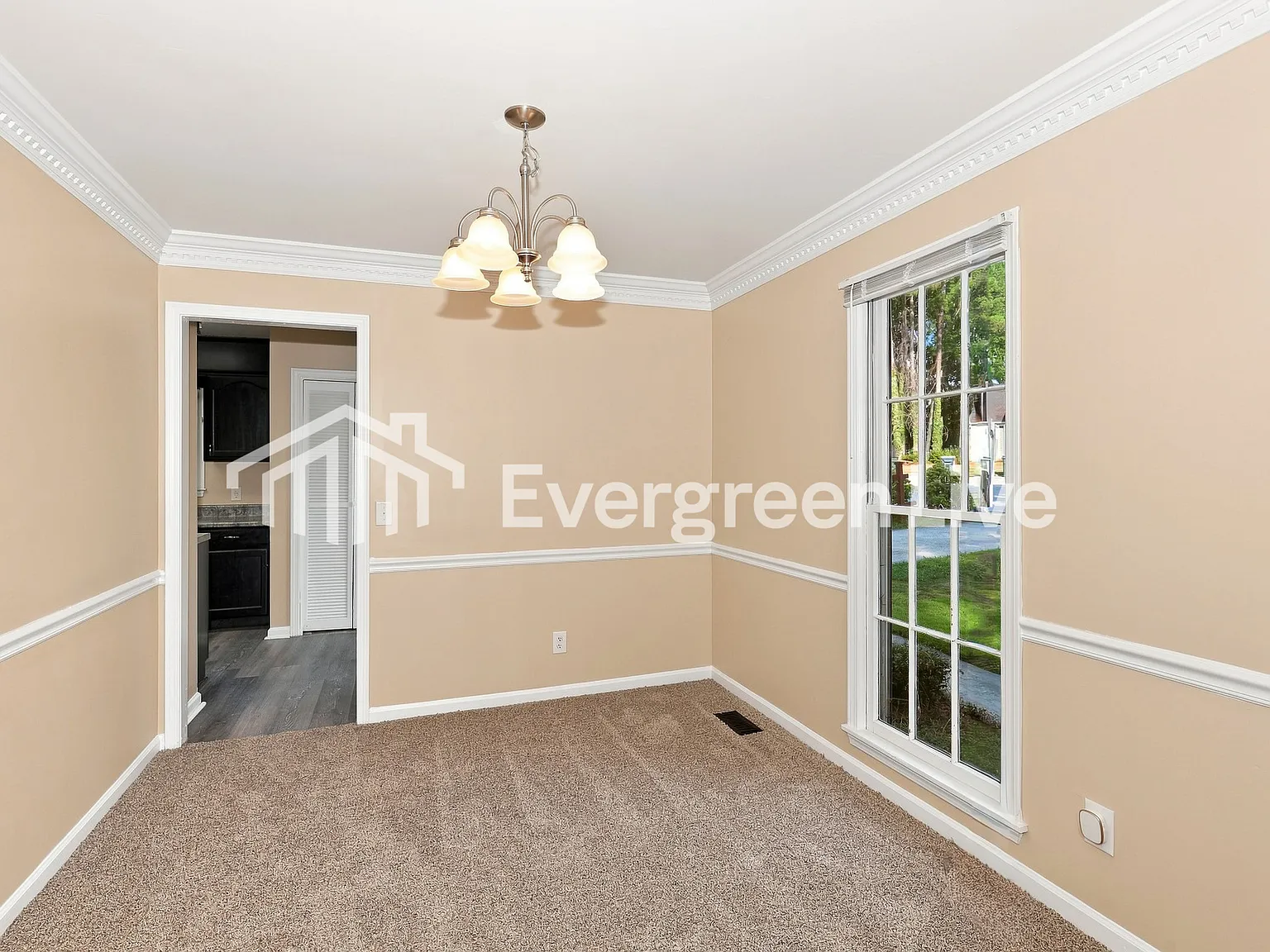 3 bed, 2.0 bath, 1677 sqft, $1,595 — Photo 2