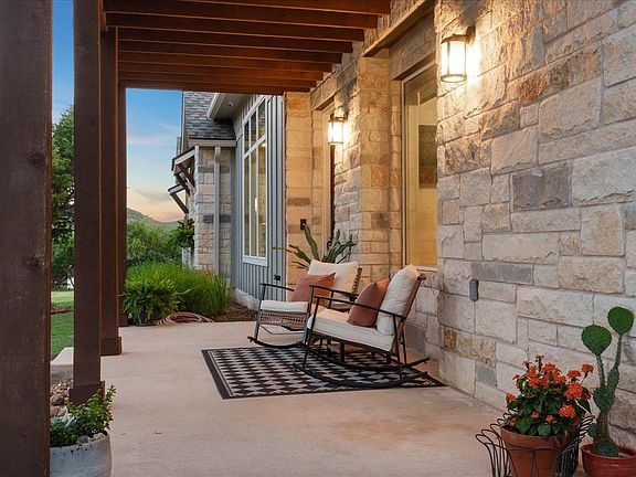 3rd image of 625B Las Colinas Dr