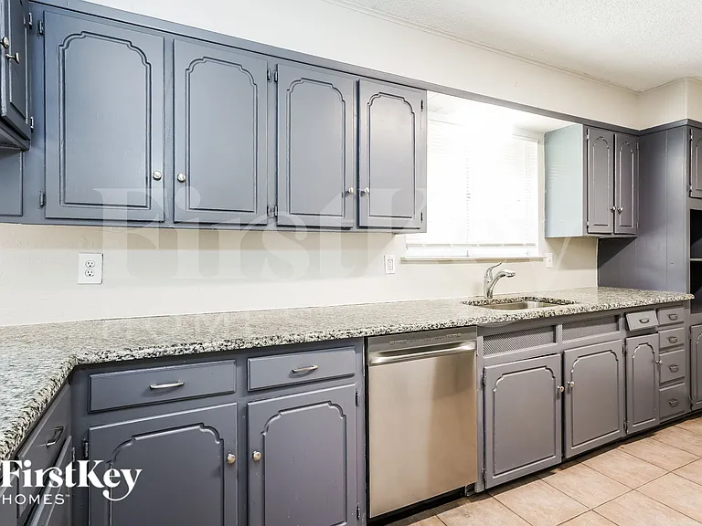 1504 Terrace St — Photo 6