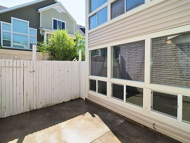 7907 S Harvel Dr — Photo 13