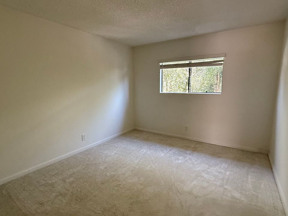 1st image of 4452 Ensign Ave APT 205