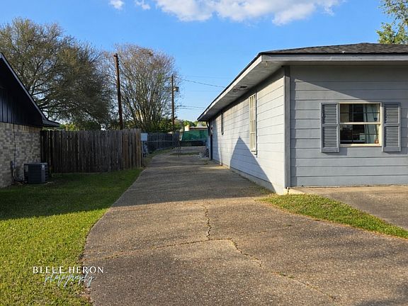 4th image of 2042 Urbandale St