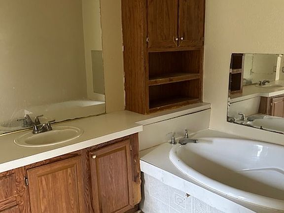 5th image of 715 N Nussbaum St #713