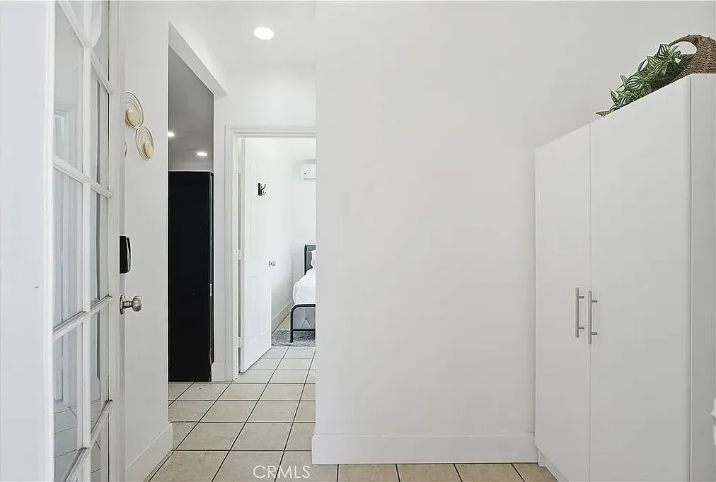 1 bed, 470 sqft, $2,200 — Photo 2
