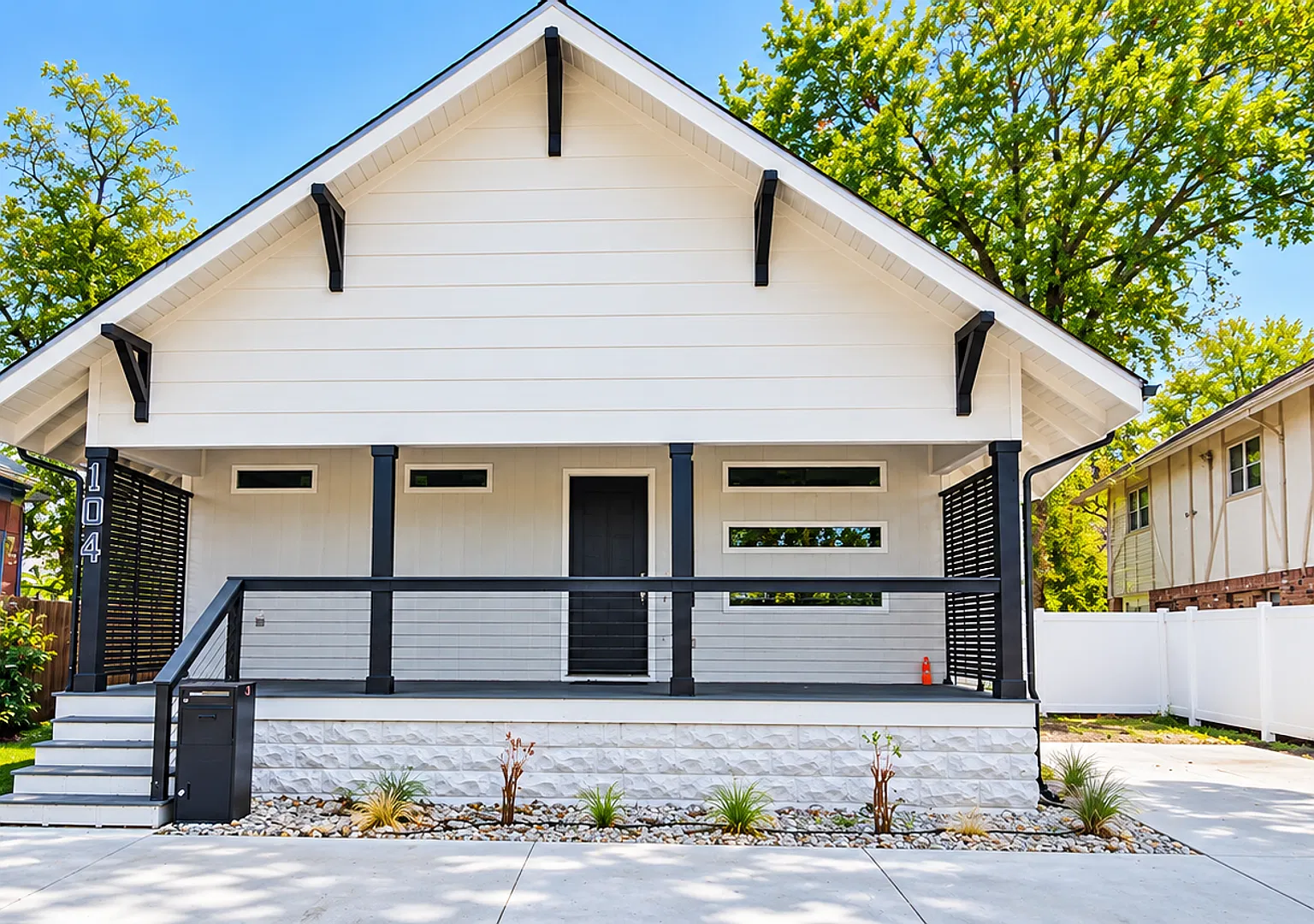 2 Bedroom 2 Bath Modern Comfort, Private Suites, Centrally Located Near Downtown Wichita, KS. — Photo 1