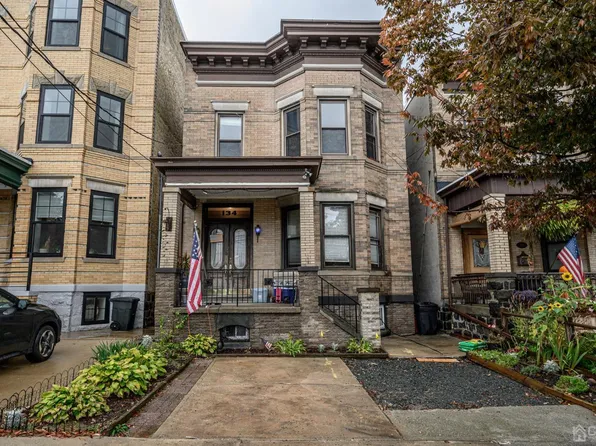 134 Highpoint Ave, Weehawken, NJ 07086