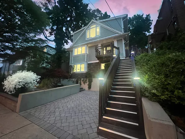 238 Undercliff Ave, Edgewater, NJ 07020