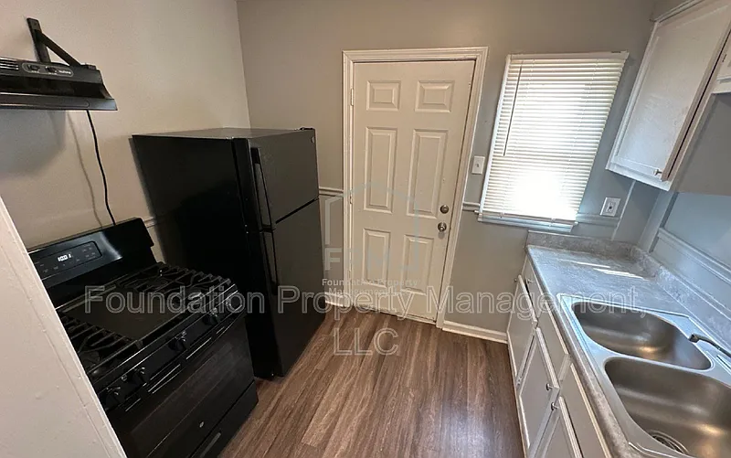 1 bed, 1.0 bath, 576 sqft, $825 — Photo 4