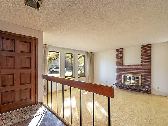 2nd image of 2051 Hoxie Ave