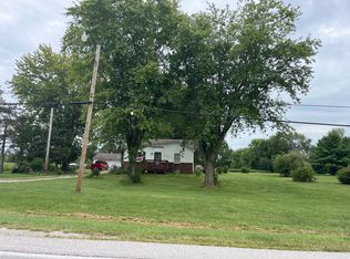 112 Route 4, Staunton, IL 62088