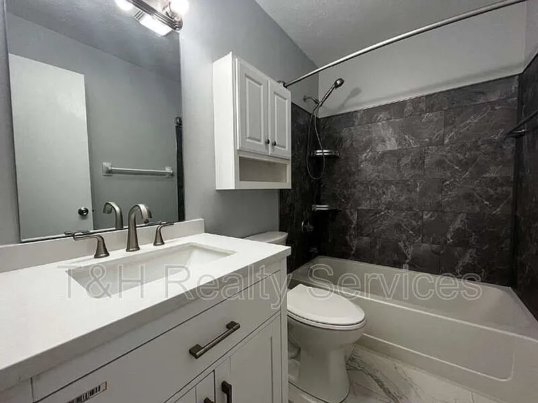 5945 Parterra Dr — Photo 4
