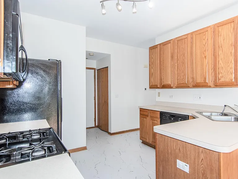 4133 Blackstone Dr — Photo 24
