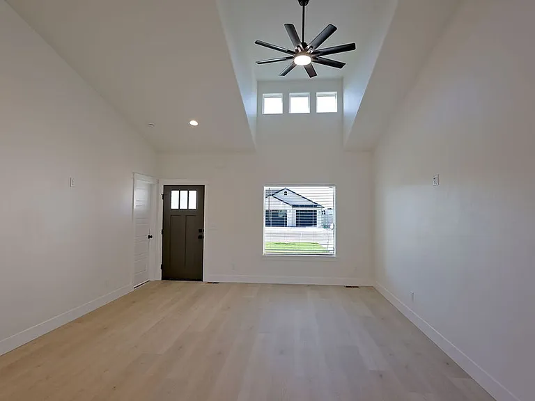 1025 Adamite Rd — Photo 5