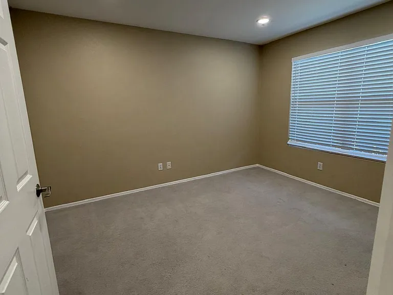 5434 W Saint John Rd — Photo 13