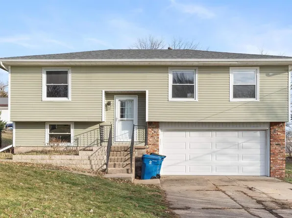 305 Muscatine St, Dixon, IA 52745
