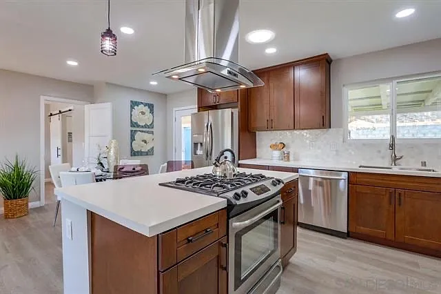 4 bed, 1208 sqft, $1,300 — Photo 2