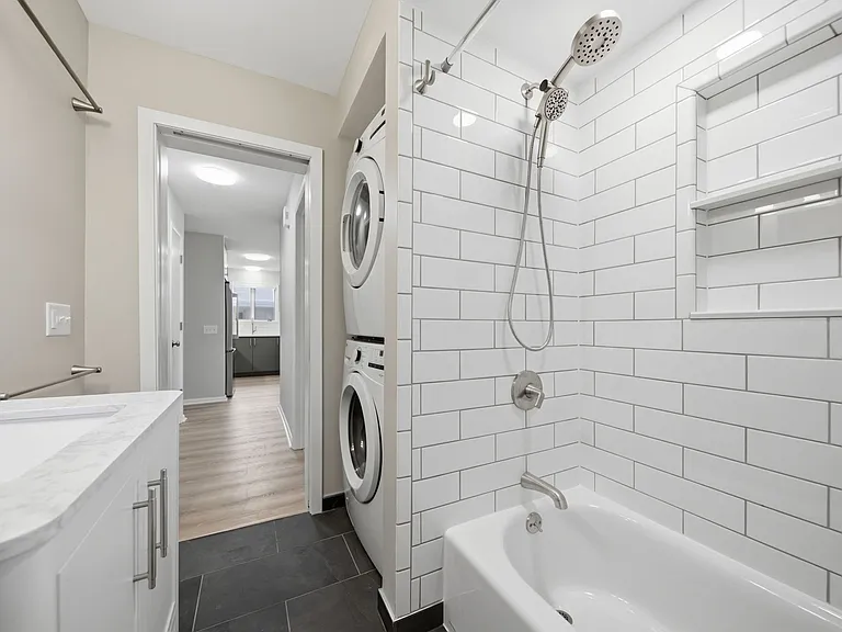 4042 Queen Ave S #A — Photo 28