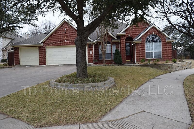 1st image of 2913 Heather Wood Dr