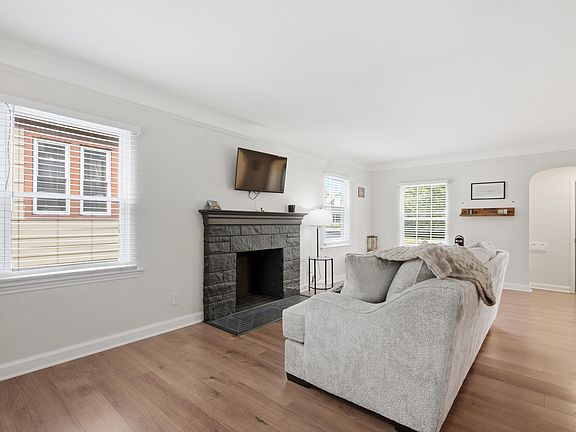 4th image of 4175 Haverhill St