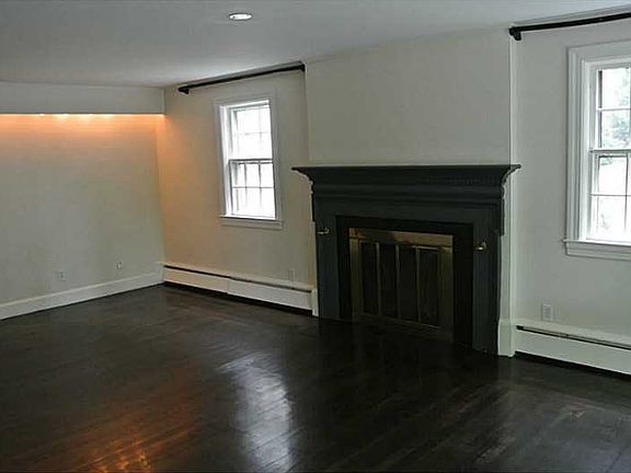 4th image of 65 Arlington Ave