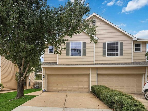 2nd image of 16119 Sandy Path Ln
