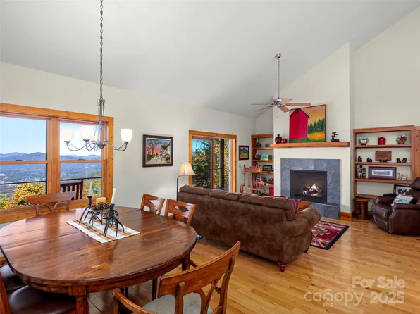 103 Marneys Vista Rd, Waynesville, NC 28786