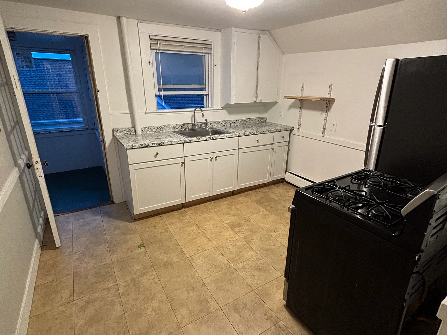 1 bed, 700 sqft, $1,700 — Photo 2