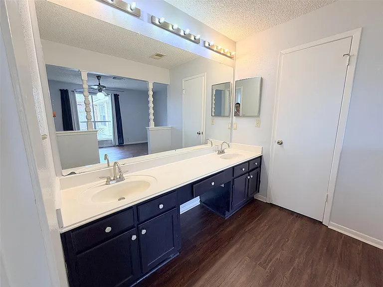 2535 Planters Row — Photo 15