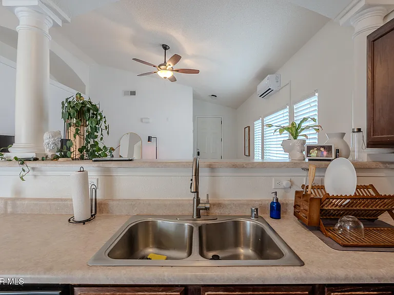 2232 Honour Point Pl — Photo 18