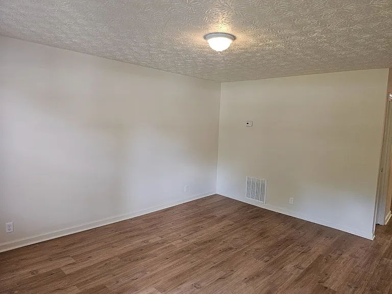 490 S Jeff Davis Dr #B — Photo 4