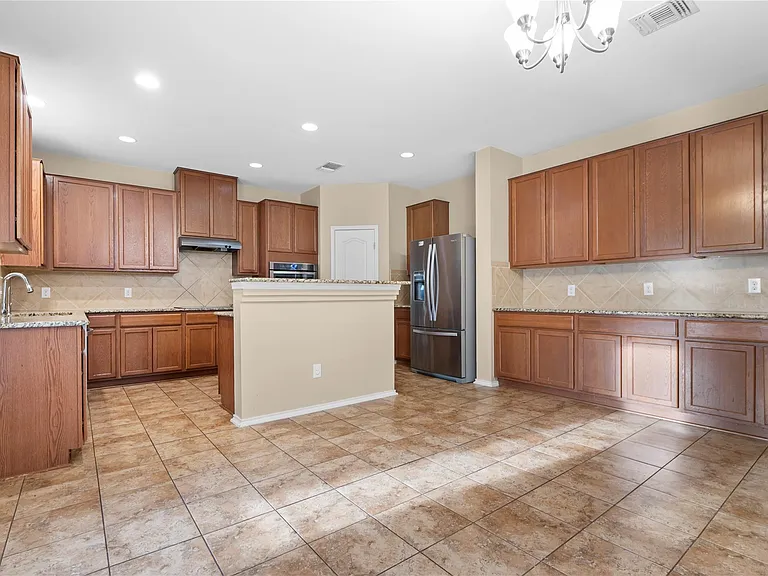 14308 Lake Victor Dr — Photo 5