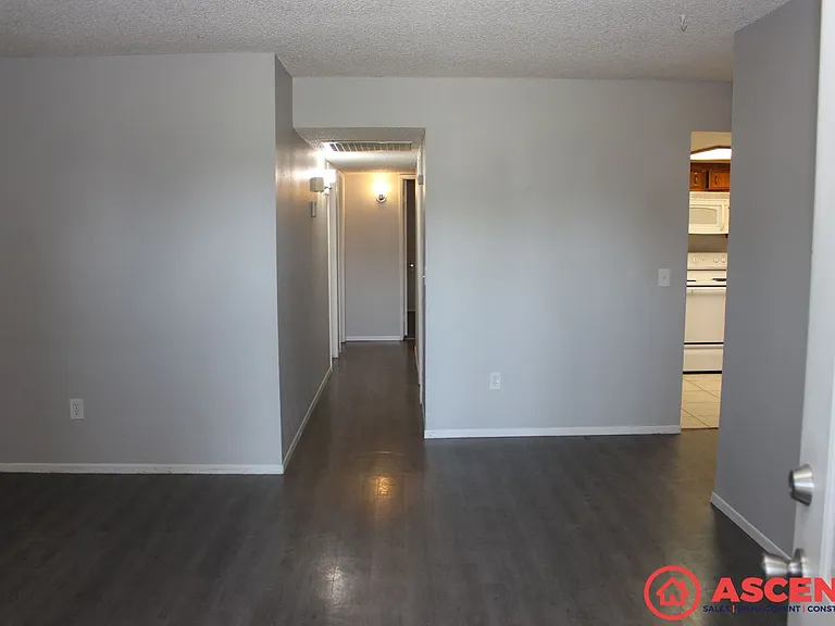 4609 Baybrook Way — Photo 4