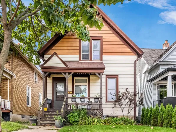 3767 S Pennsylvania AVENUE, Saint Francis, WI 53235
